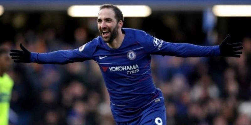 Chelsea từng bị cấm chuyển nhượng vì sai phạm hợp đồng