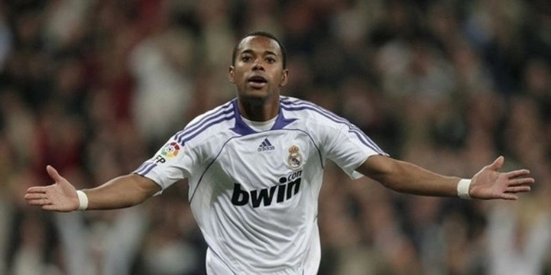 Robinho bị kết án vắng mặt ở Ý như thế nào