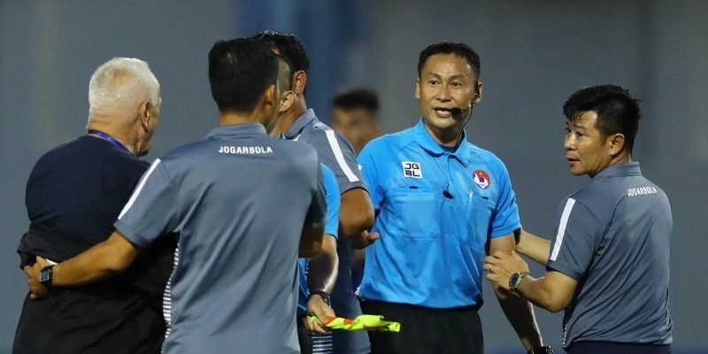 VAR và những vụ xử lý gây tranh cãi từ ban trọng tài