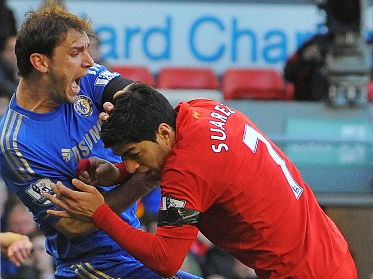 Phân tích sự nghiệp Luis Suárez sau "vết nhơ" cắn người